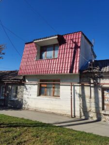 Кровля покрытая металлочерепицей. Севастополь
