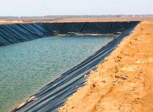 монтаж геомембраны для гидроизоляции водоёма в Севастополе